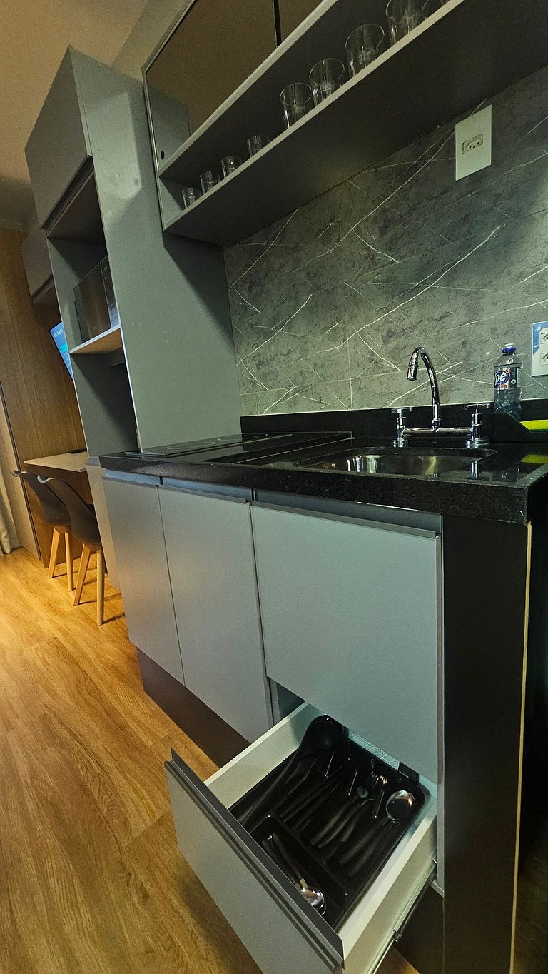 Studio 5min Metrô Ana Rosa | Próx Hospitais