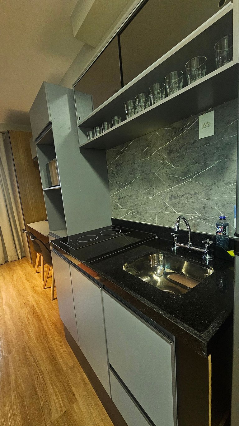 Studio 5min Metrô Ana Rosa | Próx Hospitais